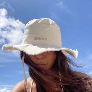 Jacquemus Bucket Hat Off-White size 60